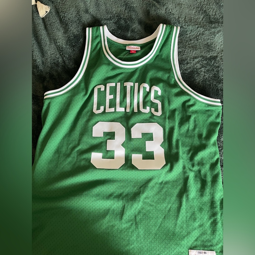 VINTAGE NWT HARDWOOD CLASSICS LARRY BIRD JERSEY!